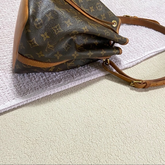 Authentic Louis Vuitton Petit Noe Monogram - Picture 5 of 8